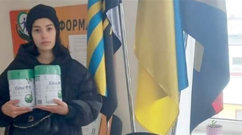 Гуманітарні хаби Торецької громади видають дитячі молочні суміші у трьох містах України
