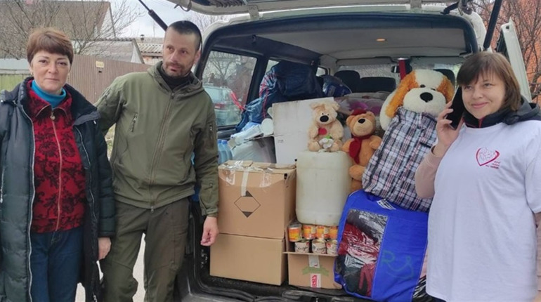 З любов’ю до свого народу: борівські волонтери допомагають землякам і постраждалим від окупації