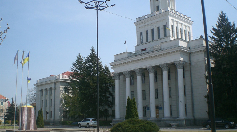 У нас буде ще 140 чиновників