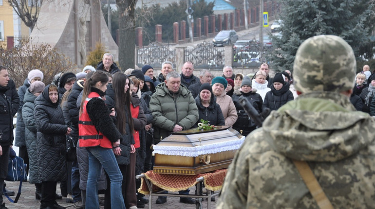 Чортків’яни стрічали весну і воїна Сапищука Андрія з Росохача, що повертався з війни «на щиті»