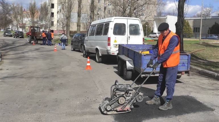 До Великодня дороги міста будуть без вибоїн