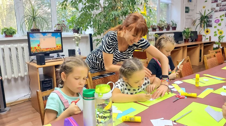 У бібліотеці відбувся майстер - клас «Голуб Перемоги» від майстрині Ірини Вайленко