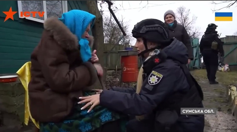 «Білий янгол» евакуював літню жінку з прифронтового міста Ворожба