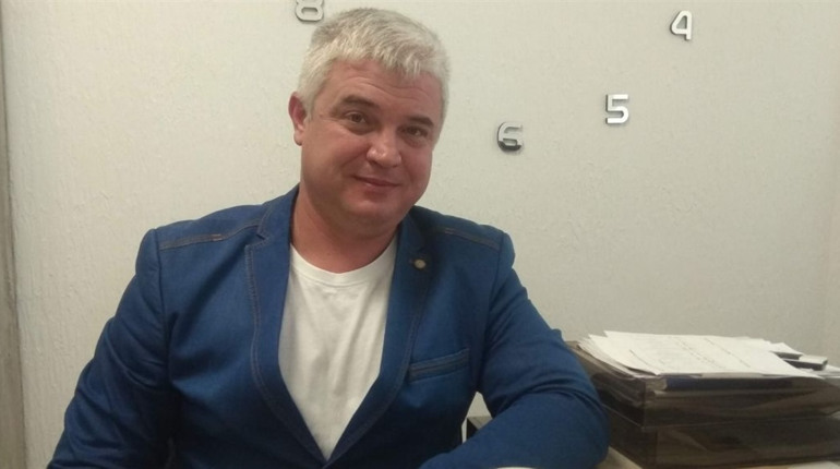 Чи важко керувати лікарями, медсестрами, санітарками, коли сам не медик? Відповідає Дмитро Мірошник