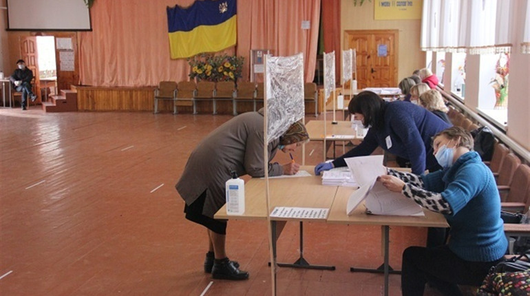 На місцевих виборах калинівчани оновили антирекорд виборчої активності