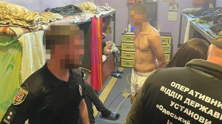 Злодій, поки чекав вироку у СІЗО, встиг ошукати ще 30 одеситів на 15 тисяч гривень