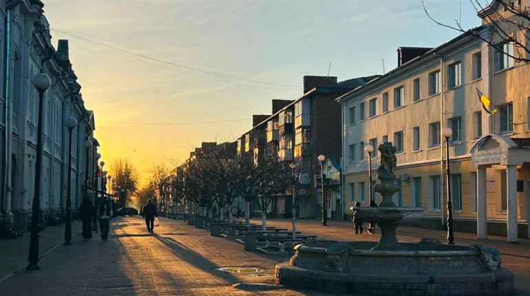 Весняний Глухів: фотопрогулянка містом у сонячний недільний день