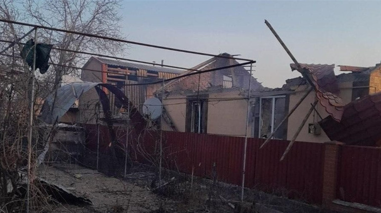 На Херсонщині окупанти атакували житлові будинки та критичну інфраструктуру