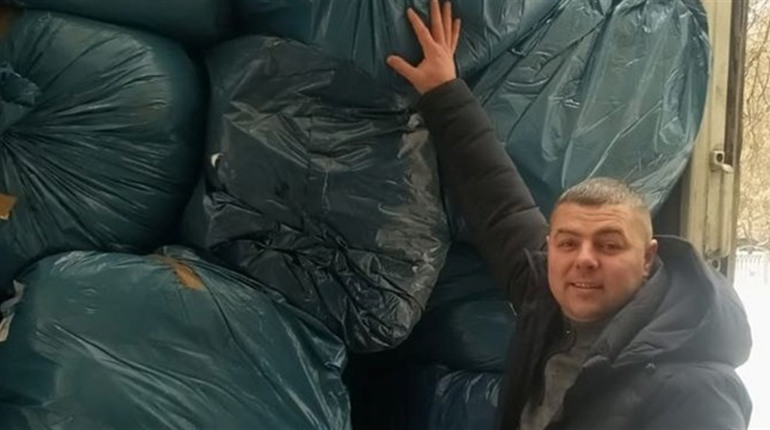 Тепло для Шосткинської громади: переселенці та вразливі категорії отримали ковдри від благодійників