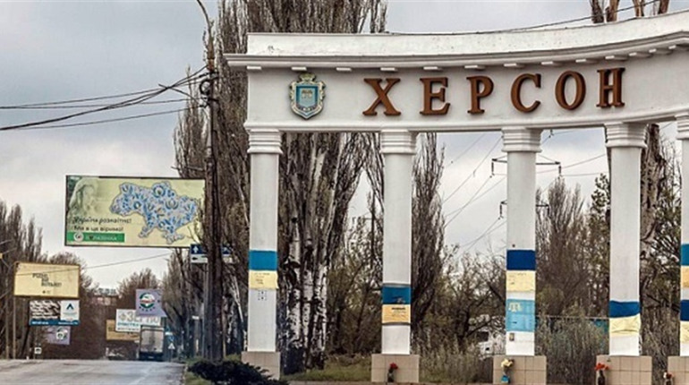 Закрити небо і відновити будинки: як відомі американці допоможуть Херсону
