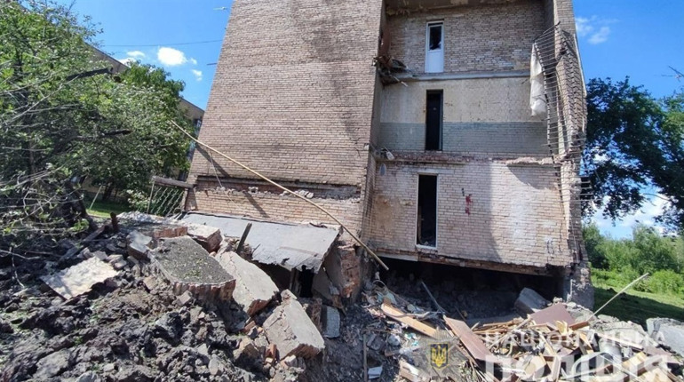 За добу поліція задокументувала 21 удар по Донеччині – постраждали діти