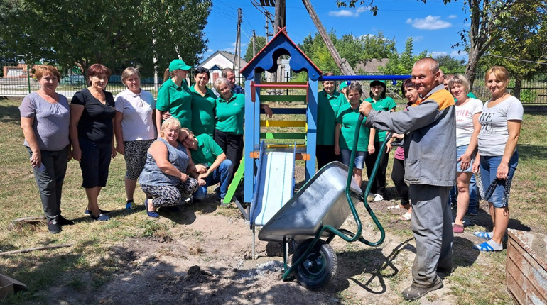 Проєкт «Місце щасливого дитинства». У Купині оновили дитячий майданчик