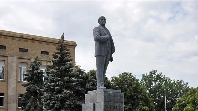 Колаборанти в Генічеській школі відзначили свято піонерії