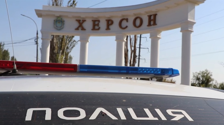 У Херсоні дрон РФ атакував цивільний автомобіль - загинув чоловік, ще двоє поранені