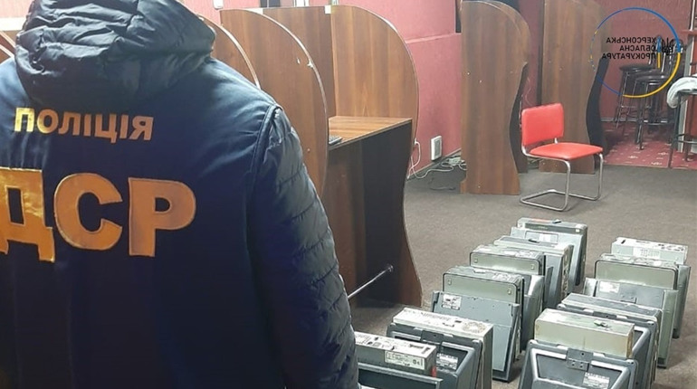 7 новокаховчан - на лаві підсудних