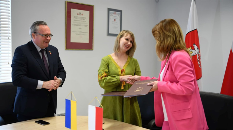 Польські партнери подарували реанімобіль для Захарівської лікарні