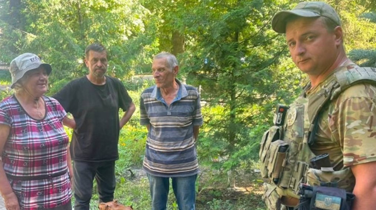 Ще трьох мешканців вивезли з-під ворожого вогню на Куп'янщині