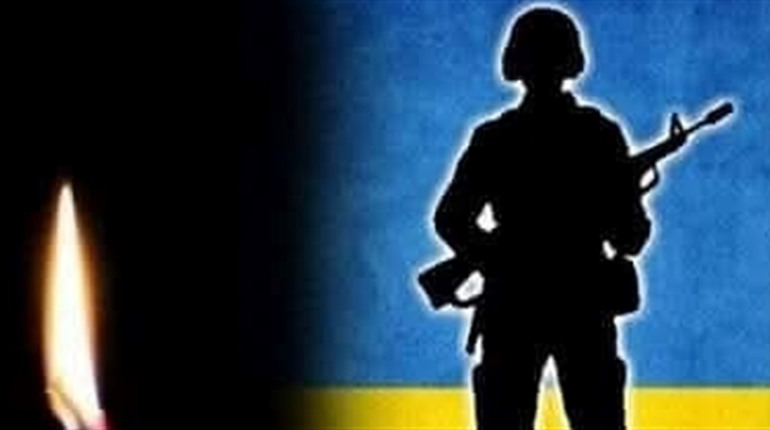 Болить душа за кожного Героя: у Старокостянтинівській громаді попрощаються із захисником