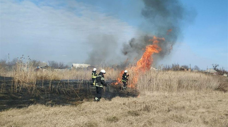 За три дні у Сватовому та районі сталося 10 пожеж. Що і де горіло