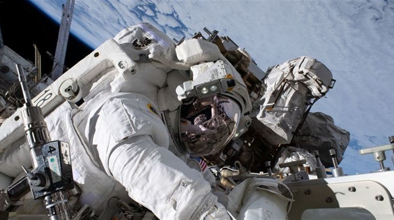 NASA запрошує приєднатися до космічної прогулянки