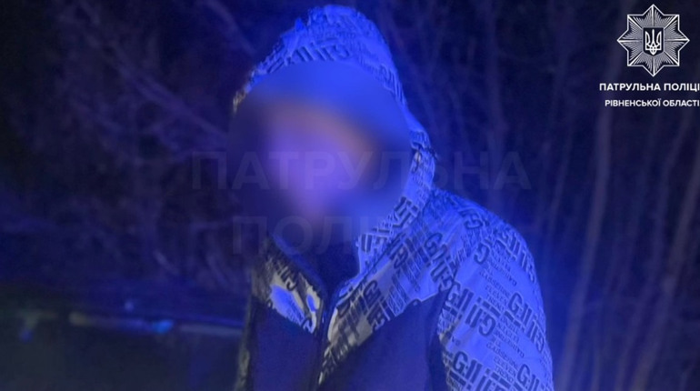 Утікав на авто та біг: на Сарненщині чоловіка переслідували поліцейські