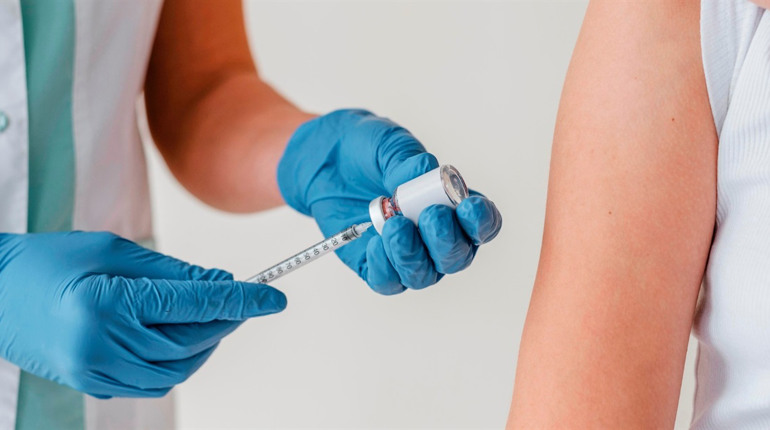 В Україні дозволили бустерну дозу вакцини від COVID-19: що варто знати сватівчанам