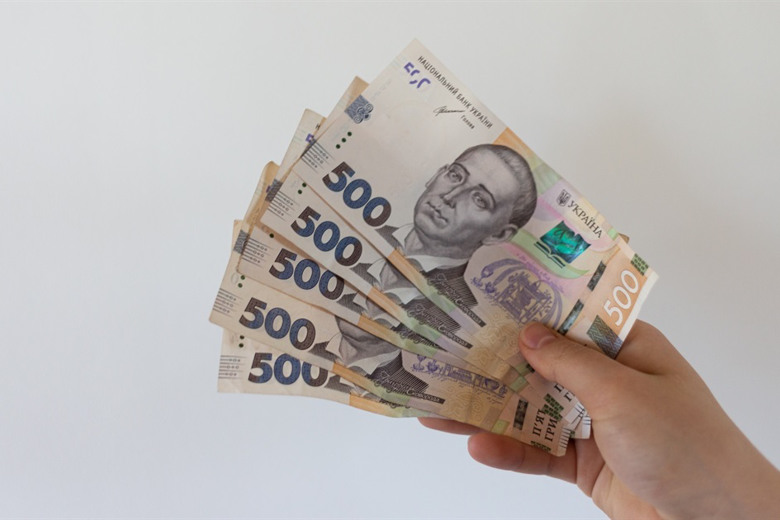 Переселенці у Києві можуть отримувати грошову допомогу: як подати заявку?
