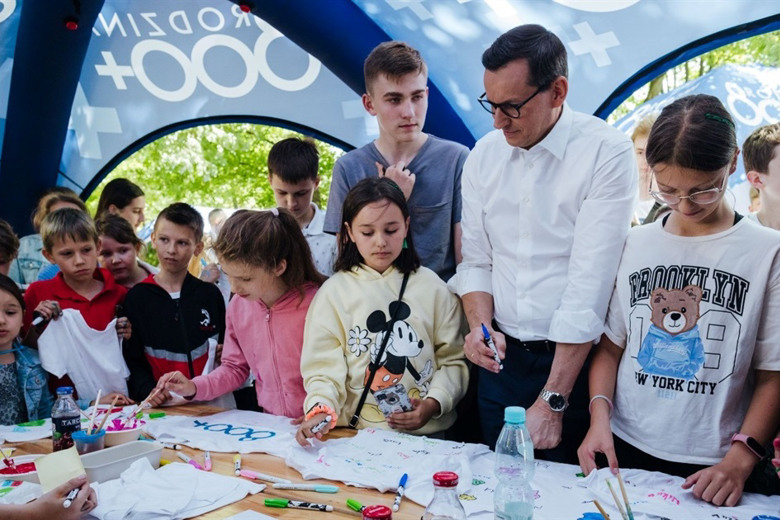 Українці в Польщі можуть отримувати виплати на дитину: як оформити допомогу?