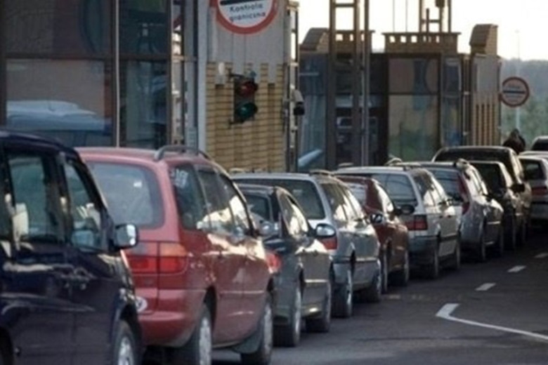 Де знайти авто для евакуації