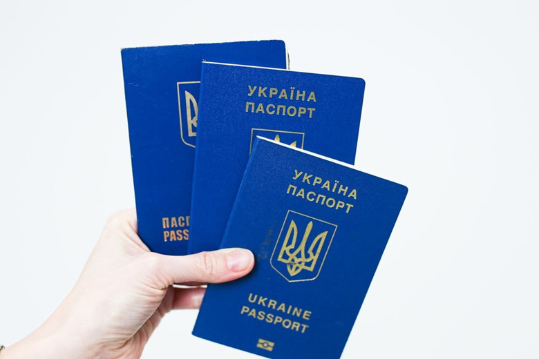 Я втратив (-ла) український чи закордонний паспорт. Що робити?