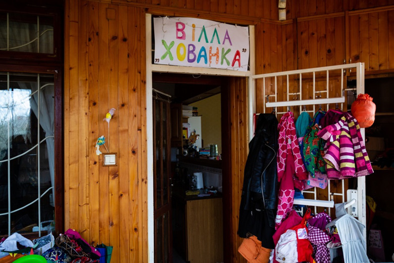 Вілла "Хованка" та її мешканці. Як молоде подружжя допомагає переселенцям знову відчути себе удома