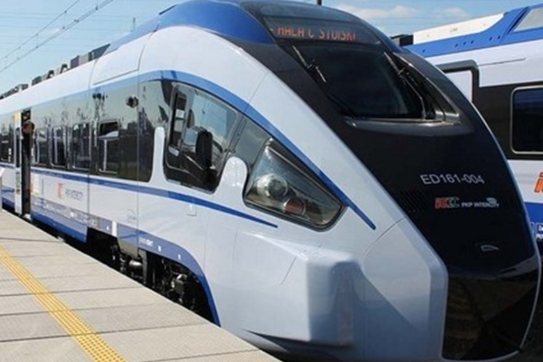 Безкоштовний проїзд у поїздах для українців у Польщі продовжили