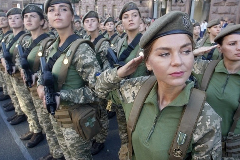 Жінкам не обмежать перетин кордону через військовий облік