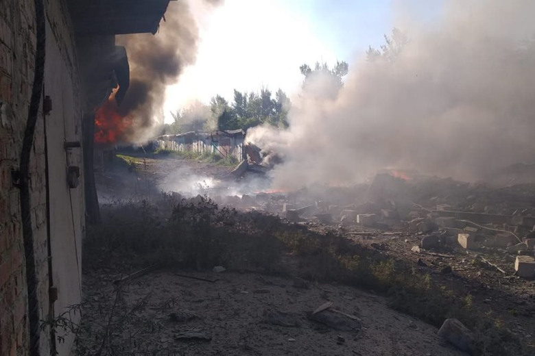 "Денацифікували" гаражі та будинки. Російські окупанти продовжують обстрілювати Нью-Йорк та Торецьк
