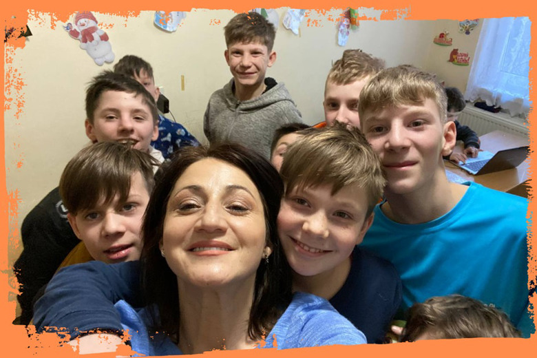 Діти з Маріуполя і французька туш: Марта Більська про волонтерство в інтернатах і модульних будинках