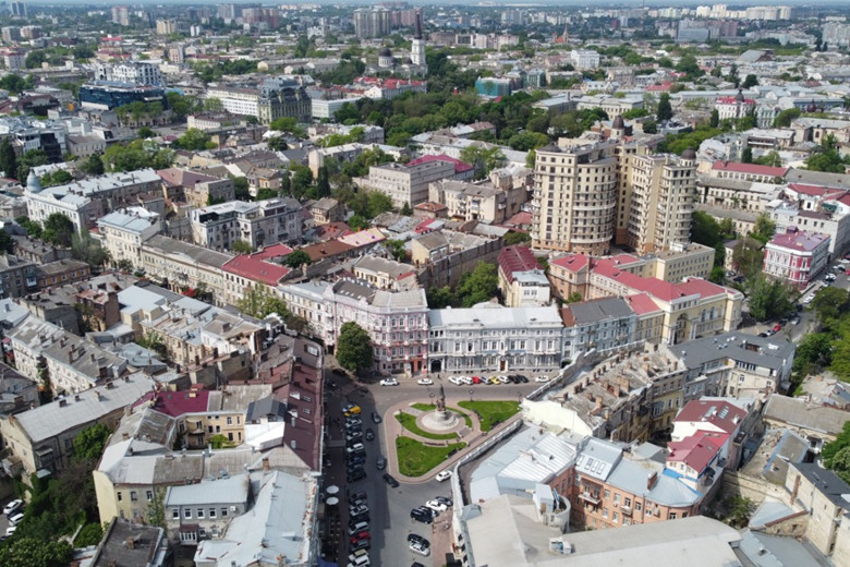 Обстріли інфраструктури в Одесі: чи потрібна евакуація з міста?