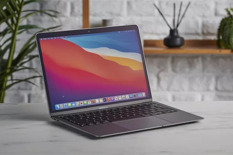 Macbook Air M1 – чи це дійсно найкращий ноутбук для роботи та навчання?