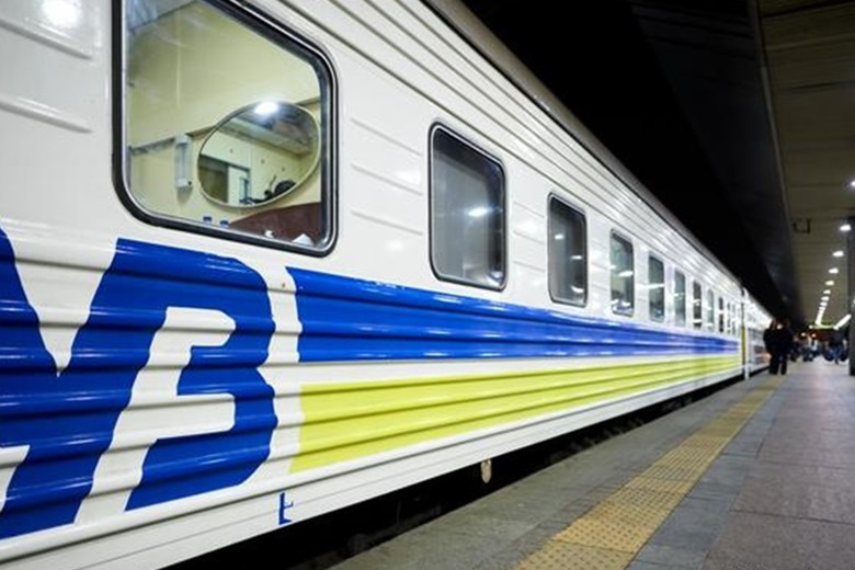 Евакуаційний потяг з Донеччини змінив маршрут: деталі