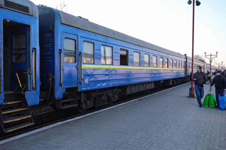 Укрзалізниця відновлює сполучення до Покровська: який графік поїздів?