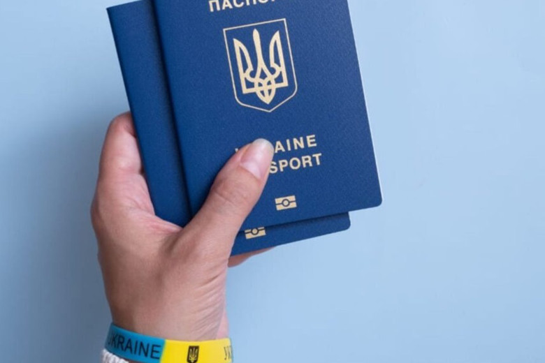 У Іспанії розпочав роботу український "Паспортний сервіс": де і які документи можна оформити?
