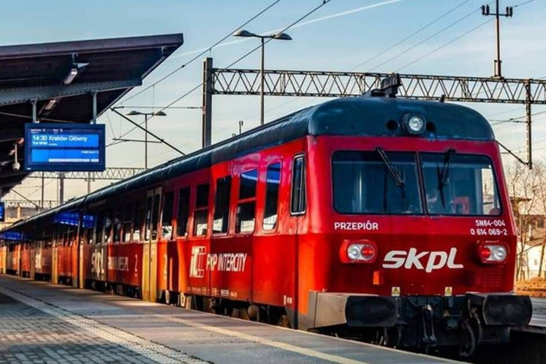 Польська залізниця запускає додаткові рейси до України: коли очікувати?