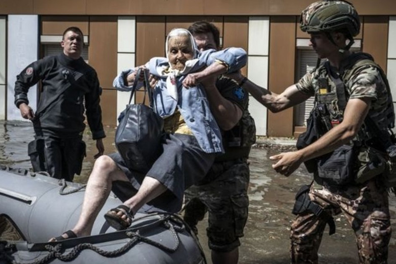 Під час евакуації із зони підтоплення на Херсонщині загинули 4 людини: дані МВС