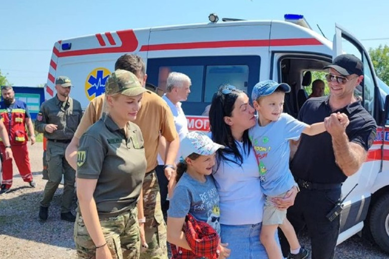 Україна повернула додому двох депортованих до росії дітей