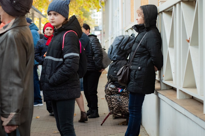 Скільки переселенців отримують виплати від держави помилково?