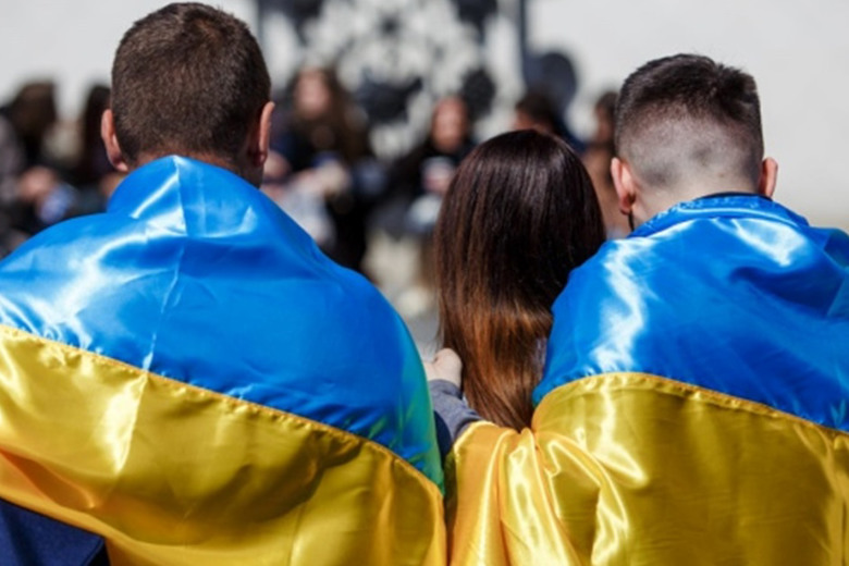Майже половина переселенців з України не хотіли б залишитися за кордоном: дані опитування