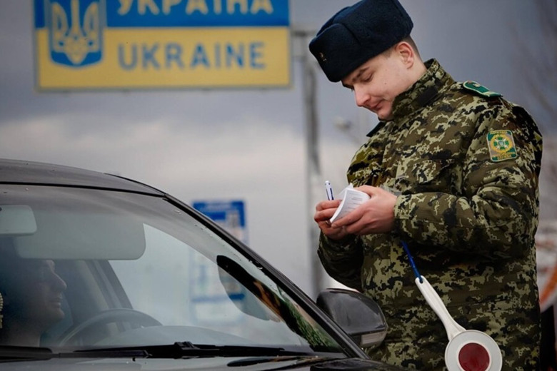 З України щодоби виїжджають 6 тисяч чоловіків. Хто та за яких умов може перетинати кордон?