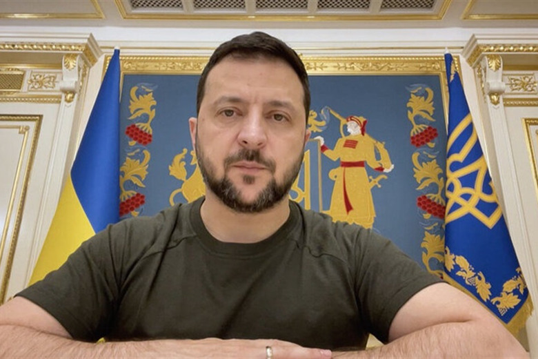 Неправильні громадяни. Чому звернення Президента Зеленського образило українців за кордоном