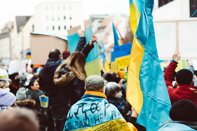 Тимчасовий захист в ЄС для переселенців з України можуть продовжити: коли і на який термін?