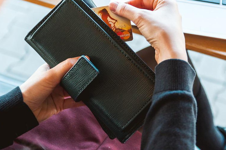 Допомогу українцям у Німеччині виплачуватимуть на спеціальні картки: причини (оновлено)