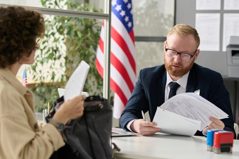 Українці у США зможуть продовжити участь у програмі Uniting for Ukraine: умови